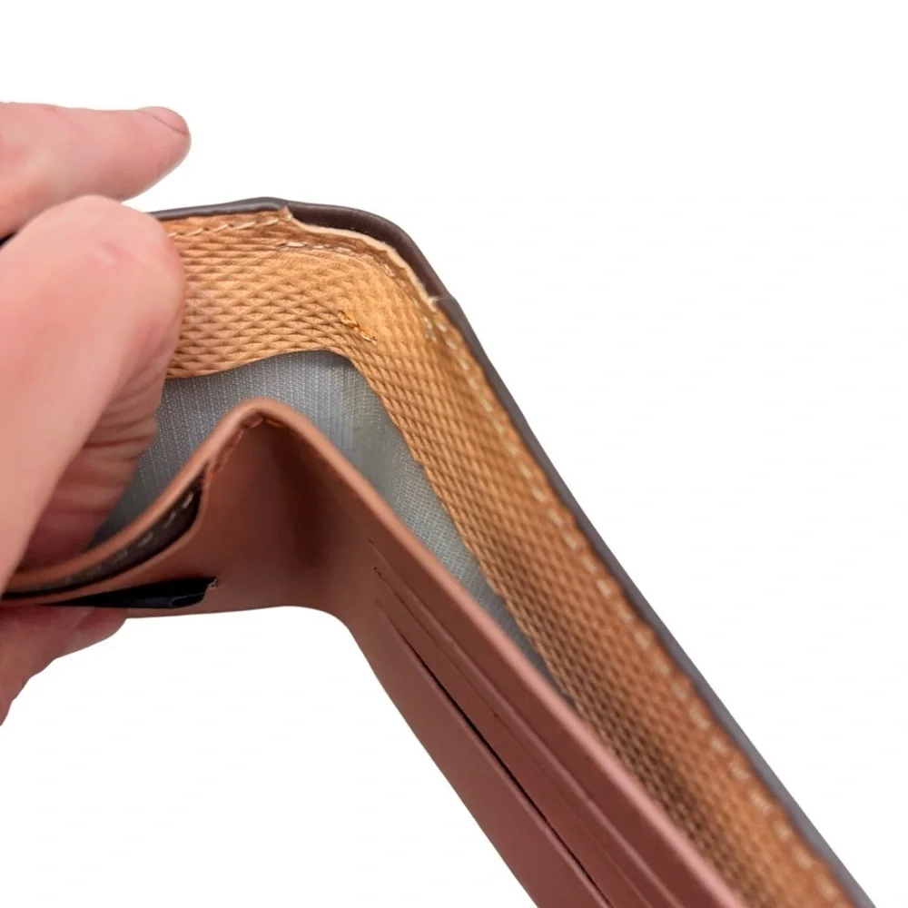 Bellroy bifold wallet “hide and seek” premium edition